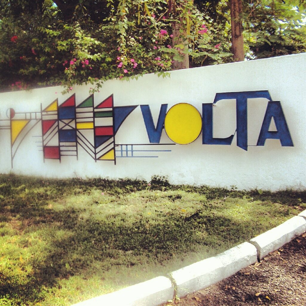 The entrance of Volta Hotel