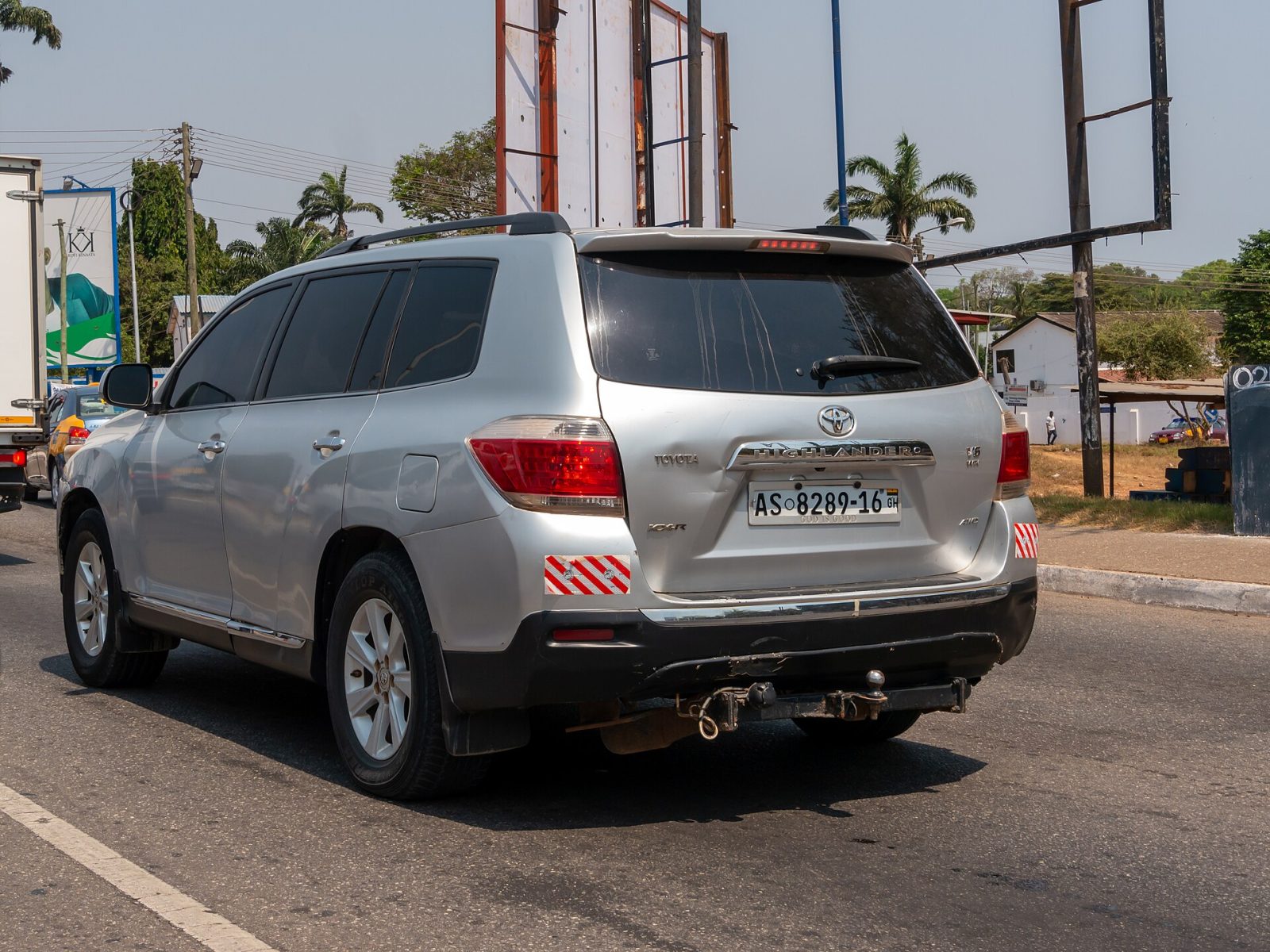 Example of an SUV: a Toyota Highlander in Accra